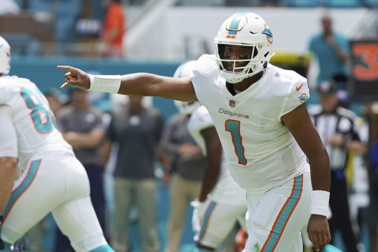 マイアミドルフィンズ タゴヴァイロア選手 ユニフォーム キッズM/ナイキ Youth Nike Tua Tagovailoa Aqua Miami Dolphins Game Jersey