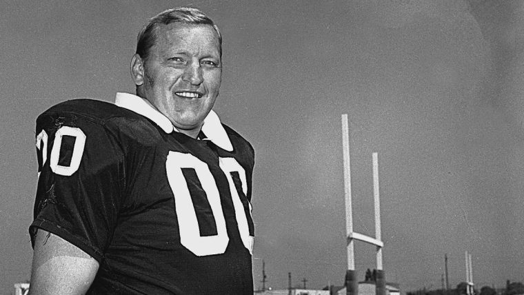激レア‼️1970年代NFLレイダースのボブルヘッド‼️\"オークランド・レイダース\" RBリンチへの扉は常にオープン」とレイダースHCグルーデン | NFL