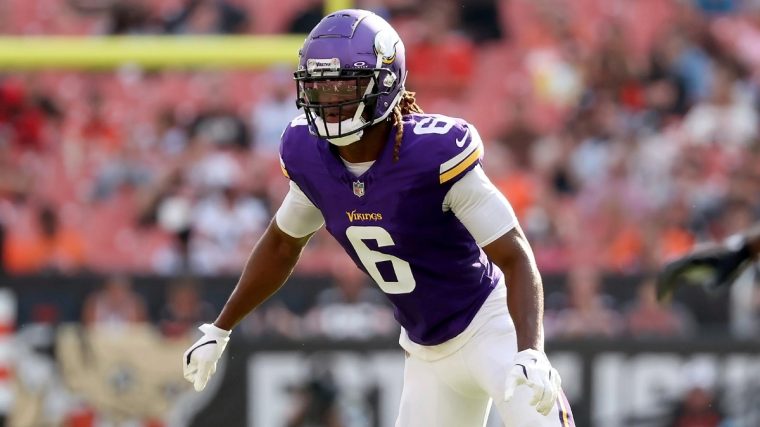 ジェッツが練習生として元バイキングスのドラフト1巡目指名のSシネと