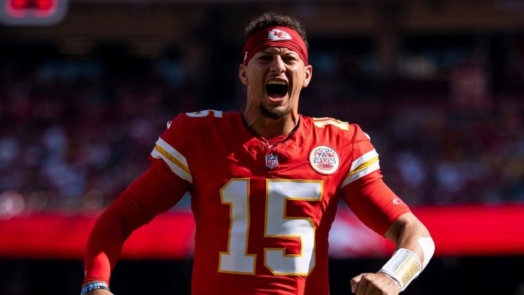 セール！マクファーレン NFL 7インチ パトリック・マホームズ 白/チーフス パトリック・マホームズ McFarlane NFL 2024 （チーフス