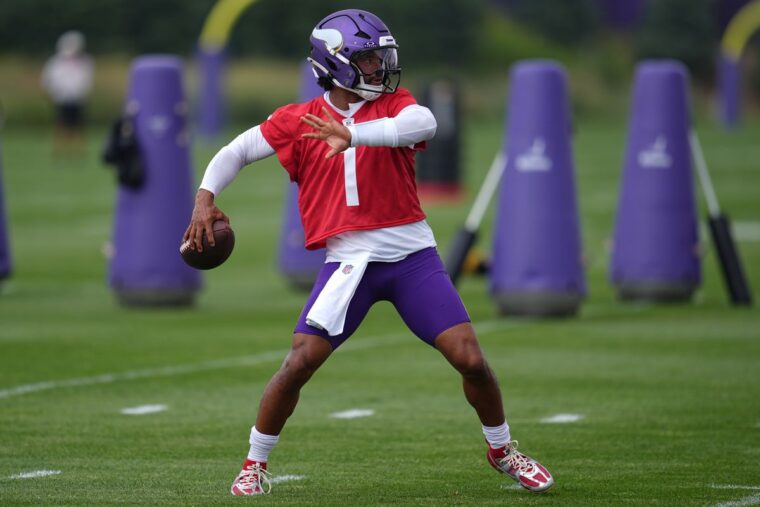バイキングスがQBマレーを2026年シーズン第1週の先発に指名 | NFL